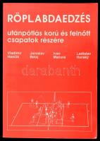 Röplabdaedzés utánpótlás és felnőtt csapatok részére. Bp., 1990. Hungária Sport. Kiadói papírborítékban