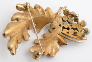 Dekoratív fém bross kék gyönggyel