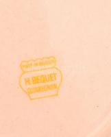 H. Bequet Quaregnon belga falitál, kézzel festett mázas kerámia, jelzett, kopott aranyozás, 36×32 cm...