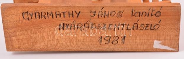 Erdélyi székely kapu faragvány. 23x27 cm Jelzett