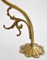 Aranyozott réz falikar párban, maratott csiszolt kristály burákkal, apró karcolásokkal, 26×22 cm (2×...