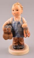 Hummel/Goebel cipész kisfiú, kézzel festett kerámia, jelzett, apró kopásnyomokkal, m: 13 cm