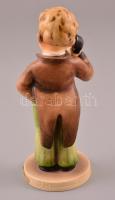 Goebel/Hummel telefonáló kisfiú, kézzel festett kerámia, jelzett, apró kopás nyomokkal, m:15,5 cm