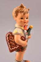 Goebel/Hummel mézeskalácsos kisfiú, kézzel festett kerámia, jelzett, apró kopás nyomokkal, m:14,5 cm