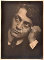 cca 1920-1930 Ady Endre portréja, fotó, Székely Aladár felvétele, kartonra ragasztva, 18×13 cm