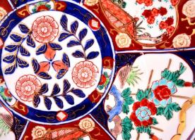 Gold Imari falitányér, jelzett, kézzel festett, apró kopásnyomokkal, d:28 cm