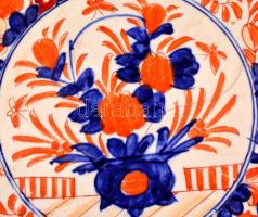 Satsuma dísztál, kézzel festett, jelzés nélkül, hajszál repedéssel, d:32 cm