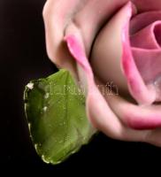 Herendi porcelán rózsa dísz. Kézzel festett, jelzett, apró lepattanással a levélen 7 cm