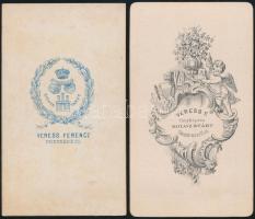 cca 1864-1867 Hölgyek műteremben, 2 db vizitkártya méretű fotó Veress Ferenc (1832-1916) kolozsvári ...