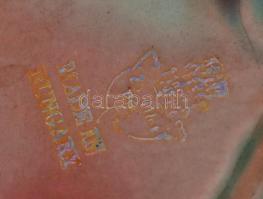 Zsolnay kislány kosárral, jelzett, apró kopásnyomokkal,, eozin mázas, m:8 cm