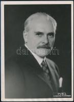 1942 Dr. nagykállói Kállay Miklós (1887-1967) 1942-44 között Magyarország miniszterelnöke, Képes Vasárnapban megjelent sajtófotó, MFI, pecséttel jelzett, 18×13 cm