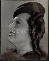 1940 Bordy Bella (1909-1978) magyar balett-táncosnő, színésznő, táncpedagógus, az Operaház egyik legkiválóbb balerinája, DEDIKÁLT fotó, hátoldalon feliratozva, 28×22 cm
