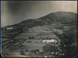 cca 1930 Vas-hegy (Eisenberg) az osztrák-magyar határon, fotó, hátulján feliratozva, 17×23 cm