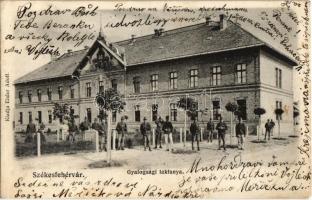 1905 Székesfehérvár, Gyalogsági laktanya, katonák. Kiadja Eisler Adolf