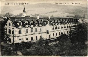 Trencsénteplic-fürdő, Kúpele Trencianske Teplice; Garni szálloda és villamos / hotel with tram (EK)