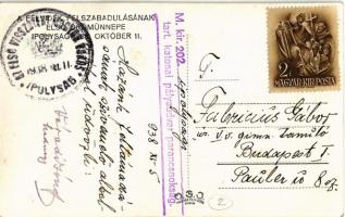 1938 Ipolyság, Sahy; bevonulás, kerékpáros katonák / entry of the Hungarian troops, soldiers on bicy...