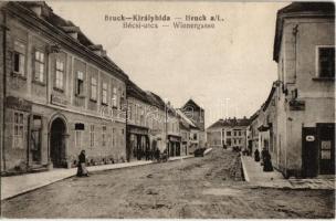 1917 Királyhida, Bruckneudorf; Bécsi utca, üzletek, vendéglő / Wienergasse / street view with shops and inn