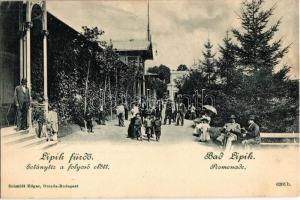 Lipik-fürdő, Sétánytér a folyosó előtt / promenade in front of the colonnade
