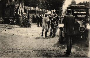 S.M. le roi Pierre decoré S.A. le prince heritier Alexandre / Peter I of Serbia honor Crown prince Alexander I of Yugoslavia, automobile