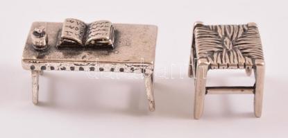 Ezüst(Ag) miniatűr asztal és szék, jelzett, h: 1,5 és 2,5 cm, nettó: 11,6 g