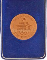 Amerikai Egyesült Államok 1984. Los Angeles XXIII Olympiad aranyozott Br résztvevői emlékérem, eredeti tokban (96,36g/60mm) T:1- / USA 1984. Los Angeles XXIII Olympiad gilt Br participation medallion in original case (96,36g/60mm) C:AU