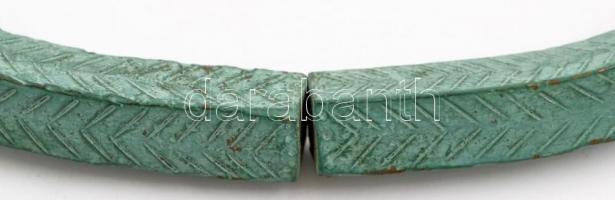Kelta csavart nyakdísz. Réz replika. / Antique Celtic neck lace replica. d: 17 cm