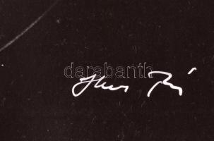 cca 1970-1980 Horváth Péter (1945): Hölgyportrék, 2 db, jelzett fotóművészeti alkotás, számozott (14...