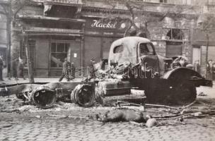 1956 Bp., a forradalom képei, 55 db fotó, hátuljukon feliratozva, 6,5×8,5 cm