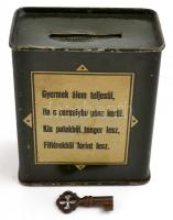 Kis fém takarékpersely, kulccsal, 5×8,5×10 cm