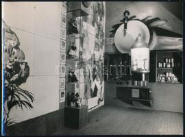 cca 1940 a Magyar Pavilon azonosítatlan kiállításon, 11 db fotó francia, illetve belga műtermekből, ...
