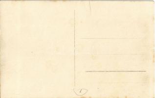 Álcázott 15 cm ágyú lövésre készen / WWI Austro-Hungarian K.u.K. military, artilleryman with camoufl...