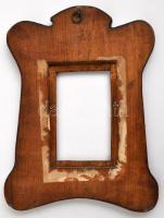 1916 "Emlék a hadifogságból 1914-1916" szecessziós díszesen faragott fa fényképkeret, jó á...