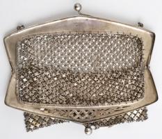 Ezüst (Ag.) szecessziós színházi táska, zárógombos, jelzett, jó állapotban,  karlánccal,12,5×15,5 cm...