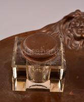 Szecessziós bronz asztali toll és tintatartó. Üvegbetétekkel. Egyiken lepattanás. 30 cm / Bronze tab...