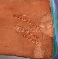 Komlós kerámia kislány kutyával, kézzel festett mázas kerámia, jelzett, hibátlan, 12×12 cm