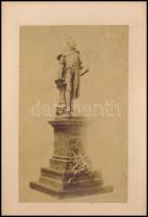 1893 Köllő Miklós (1861-1900) szobrász meg nem valósult bajai Tóth Kálmán szoborterve, fotó, kartonra ragasztva, 31×21 cm