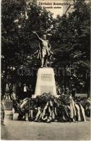 1907 Rozsnyó, Roznava; Kossuth szobor koszorúkkal. Vogel D. felvétele / wreathed statue