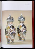 Herend. Virágzó manufaktúra az ezredfordulón. A bevezető tanulmányt és a képanyag összeállítása Vada...