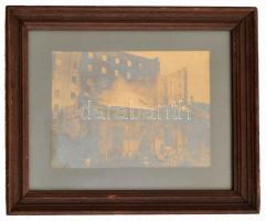 cca 1920-1930 Szolnok, a Hungária Gőzmalom égése 1905-ben, fotó, üvegezett fa keretben, hátulján fel...