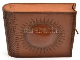 Bőr díszdoboz, 21×23×5 cm