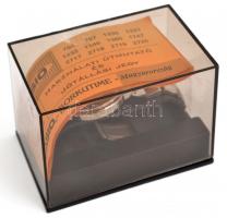 Casio naptáras karóra, vízálló, fém szíjjal, dobozban, szép állapotban