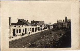 Sniatyn, street view and market after being bombarded. photo (fl)