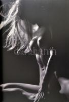 Marácz István: Meztelen fények. Bp.,2005, Szerzői kiadás,(EPC-ny., Budaörs.) Kiadói kartonált papírk...