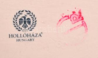 Hollóházi pillangó mintás dobozka, matricás, jelzett, apró kopásnyomokkal, 9×6 cm