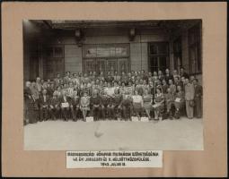 1943 A Magyarországi Bőripari Munkások Szövetségének 40. évi jubileumi és X. küldött közgyűlése, kartonra ragasztott, feliratozott fotó, 17×24 cm