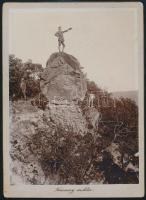 1900 Ferenczy-szikla, keményhátú fotó, hátoldalon feliratozva, 19×14 cm