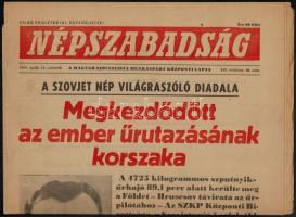 1961 Vegyes újság tétel, 3 db (2 db Népszava, 1 db  Népszabadság, benne az űrutazással kapcsolatos hírekkel, a címlapokon Gagarinnal. Változó állapotban.