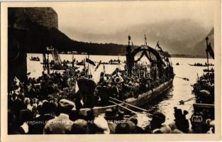 ~1930 Hallstättersee, Hallstätter See; Frohnleichnam / Fronleichnamsfest / Feast of Corpus Christi on the lake, boat