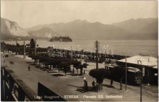 Stresa, Lago Maggiore, Piazzale XX. Settembre. Fot. Menotti Thanhoffer / lake, street, Shell gas station, Stresa-Mottarone Tram