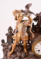 Antik francia figurális kandallóóra, működik, kulccsal, hátsó fedőlap, üveglap hiányzik, porcelán sz...